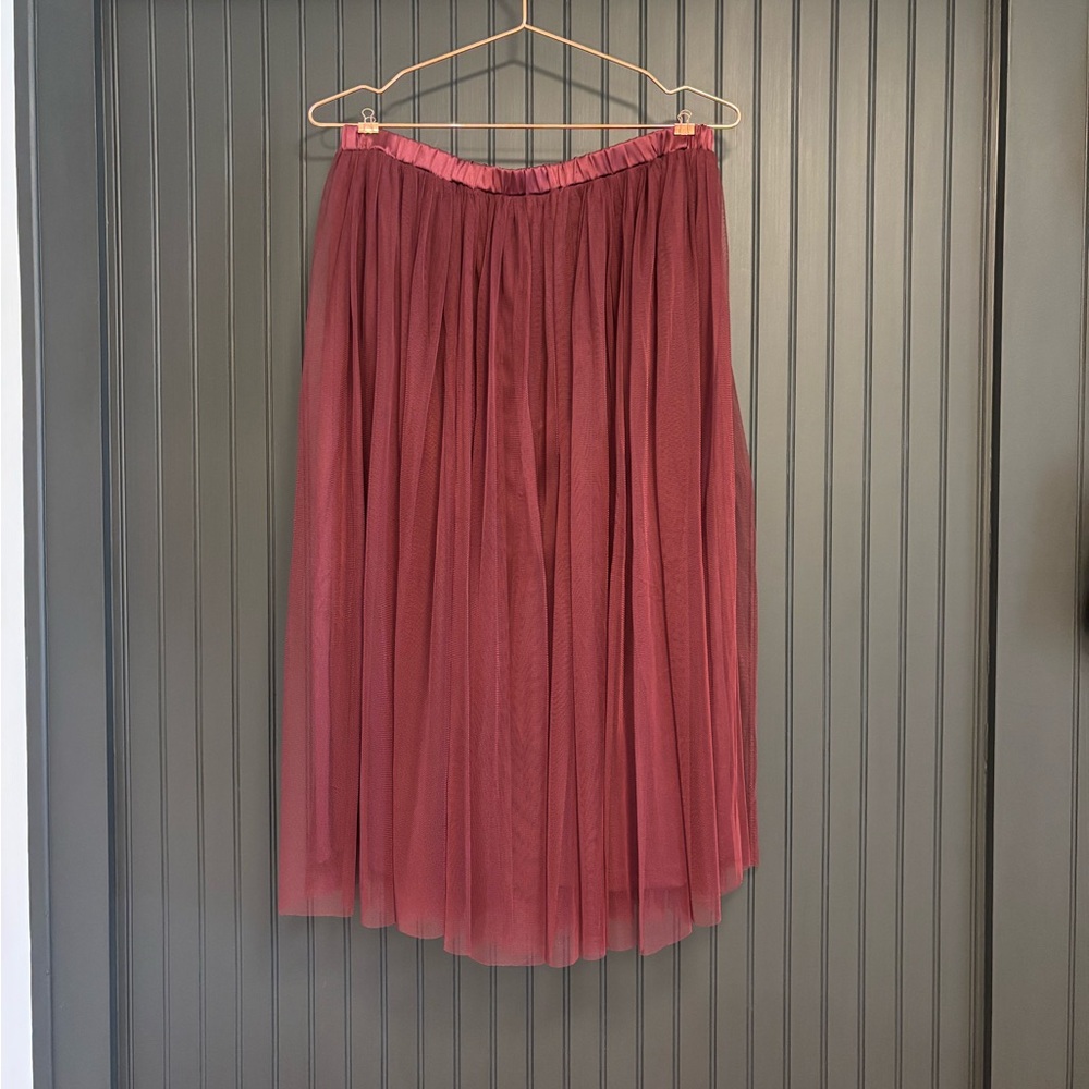 NWT Burgundy Tulle Pleated Midi Skirt